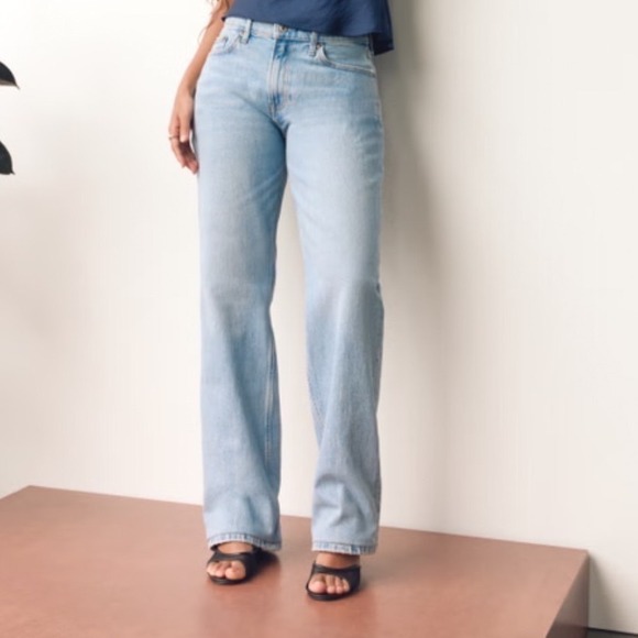 Abercrombie & Fitch Denim - Abercrombie & Fitch Curve Love 90s Low Rise Baggy Jeans Light Wash Denim Size 30
